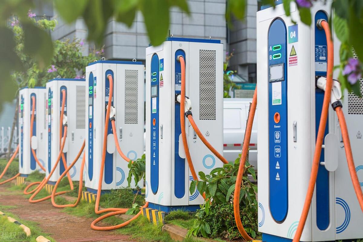 戶外充電樁設計，打造安全、高效的充電環(huán)境！
